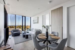 'Port Panorama' A Stunning Resort-style Stay