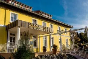 Berding, Frank Gutshof am See - Zehna