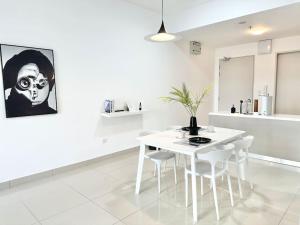 Trion KL - 2 Bedroom, 5 pax, Netflix, Free Car Park