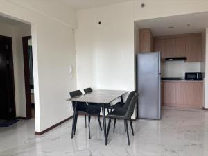 Sunny Place Condo Unit 2 BR Paranaque Near Airport, MOA, Okada