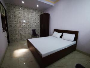 The red rose hotel