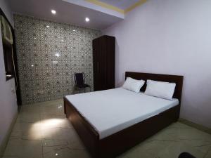 The red rose hotel