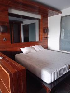 The green golf resident