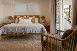 Noosa Gem in Peregian Beach - Ocean View - Steps to beach & village! Dog and family friendly