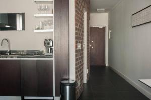 Lovely 1-Bedroom De Waterkant Apt with parking and WiFi