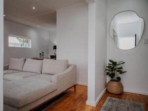 Kaylies Place, Elegant Holiday Home with Garden