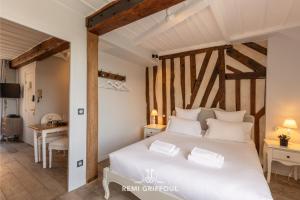 Appartements Dolphin view - 1st floor - Charming comfortable flat on the port : photos des chambres