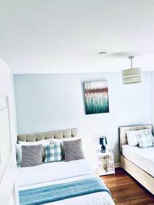 Spacious stylish 4BR House Perfect For Families, Groups & Contractors in Bluewater- Dartford-with Pool Table & Free Parking