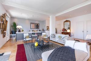 Panorama - Magnificent flat with breathtaking view of Fourvière Basilica