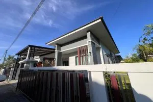 POOMe House - Ban Taling Chan