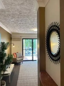 Stylish Beachside 1BR Apartment - Nobby Beach