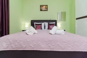 1-bedroom City Center secret gem