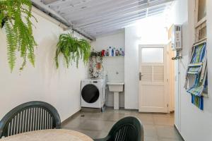 Laranjeiras 2qts: amplo, estiloso com vaga!