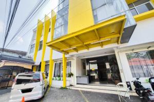 RedDoorz Near Stasiun Tanah Abang