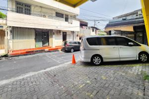 RedDoorz Near Stasiun Tanah Abang