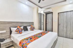 FabHotel LS Grand - Banaras Railway Station