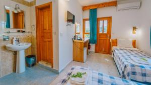 Standard Triple Room room in St. Nicholas Pension