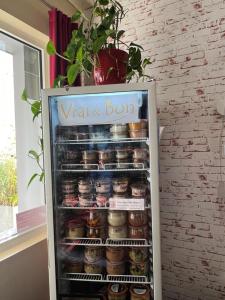 Hotels Le Crist'Al, hotel et restaurant, partiellement climatise, en front de mer et centre ville : photos des chambres