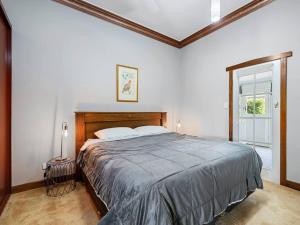 Santos 20th century cottage