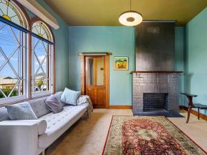 Santos 20th century cottage