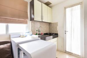 PaRes Apt 2BR Unit 1 by eRJe