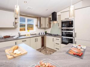 Limetree Lodge 2 with Pets Welcome at Riverside Leisure Park