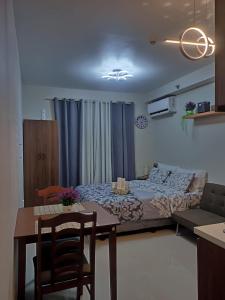 Laugh tale Staycation
