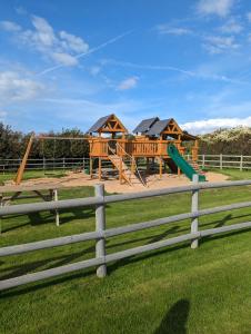 Bude Coastal Retreat - 3 Bedroom Holiday home