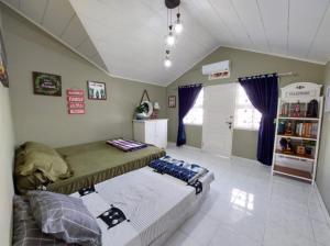 Villa puncak bogor 4 BR di kota bunga lengkap dengan kolam & biliard