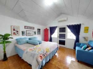 Villa puncak bogor 4 BR di kota bunga lengkap dengan kolam & biliard