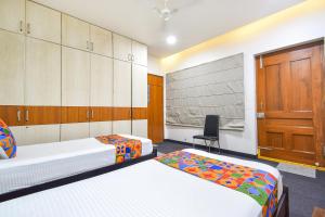 FabHotel De Alphabet II - Nr Ameerpet Metro Station