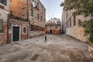 Venice Guggenheim Apartment by Wonderful Italy