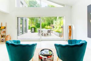 Lanaken Retreat: Pool Jacuzzi and Sauna