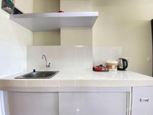 Cozy Studio Apartment at Beverly Dago By Travelio