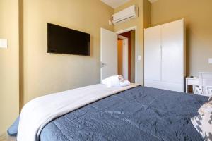 Studio Lapa: quarto e sala com varandinha!