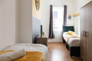 Modern 5-Bedroom House with 8 Beds, Perfect for Contractors, Extended Stay Savings