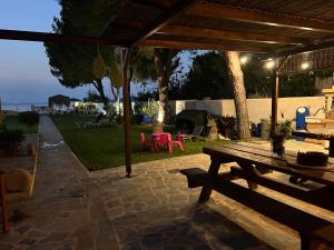 Pampas Seafront villa, 6 bedrooms, North Evvoia