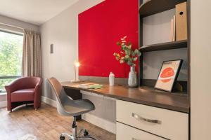 Student Only, Private Studio in London