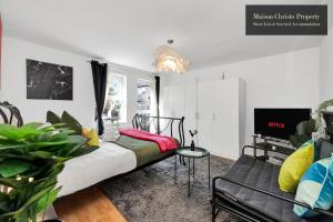 WEEKLY OR MONTHLY STAYS, London, Stepney Green, 2Bedroom Apt, Sleeps 6, Servcied Apartment By Maison Christo Property Short Lets & Serviced Accomdation