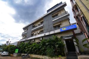 FabHotel Seven Seas