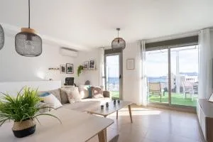 Apartamento Cervantes con terraza y vistas al mar - Los Loberos