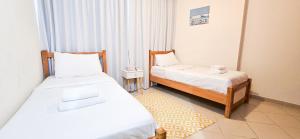 Spacious 2 Bed Apt at Marina High Floor