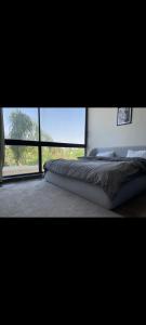 كومباوند ليك فيو