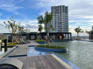 Southgate Residence Pasar Minggu with Pool View
