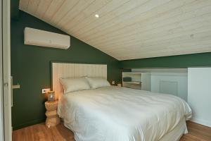 B&B / Chambres d'hotes Le repaire Lagardere : photos des chambres