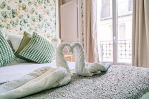 Green apartment Paris city center - V