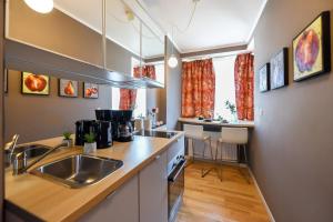 City Haven - Downtown Apartments with Art Deco Design