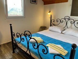 King Room with Lake View room in Sindjon