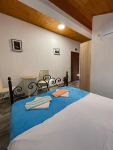 Deluxe Double Room room in Sindjon