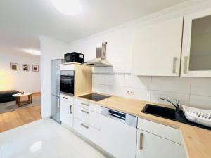 Modern und lichtdurchflutet - Ferienwohnung mit Terrasse